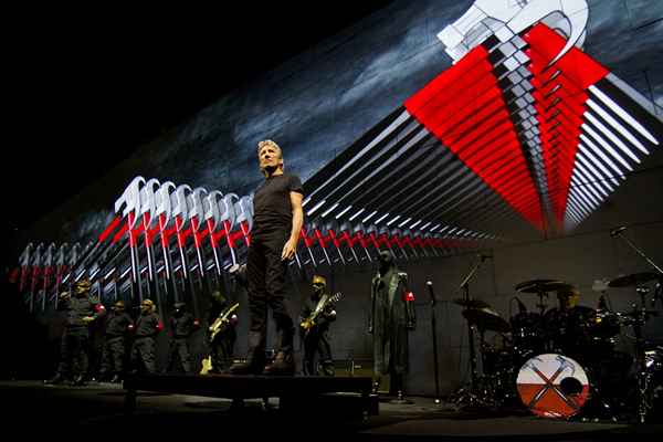 ROGER WATERS A FAL